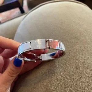 新品未使用HERMES LE BRACELET H ホワイト バングル Hermès Bracelets for Women | Hermès USA
